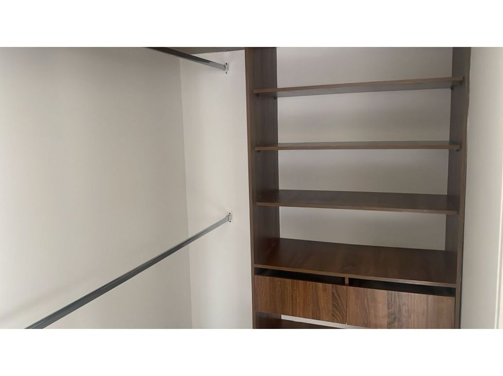 Casa de 9 alcobas en venta en Los Alcázares, Bogotá, 354 m² · foto 9 de 20