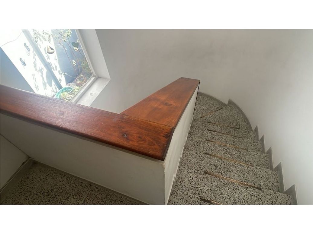 Casa de 9 alcobas en venta en Los Alcázares, Bogotá, 354 m² · foto 16 de 20