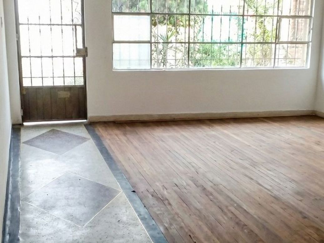 Casa de 8 alcobas en venta en Ciudad Berna, Bogotá, 314 m² · foto 7 de 10
