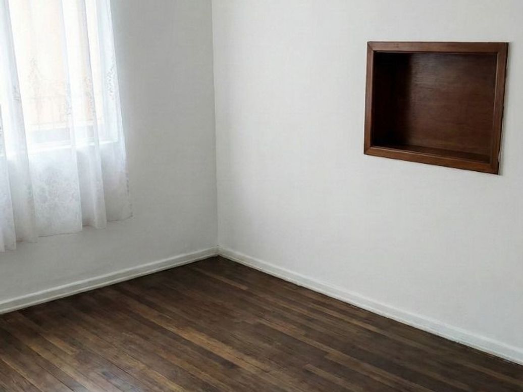 Casa de 8 alcobas en venta en Ciudad Berna, Bogotá, 314 m² · foto 5 de 10