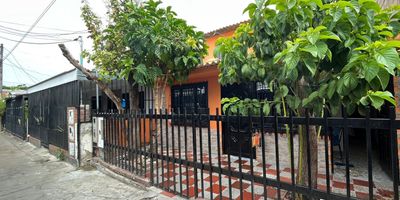 Arriendo excelente apartamento cerca al CAI de Timanco consta de: sala comedor, 2 habitaciones, Cocina, 1 baño y zona de ropas el apartamento cuenta con garaje para moto. 