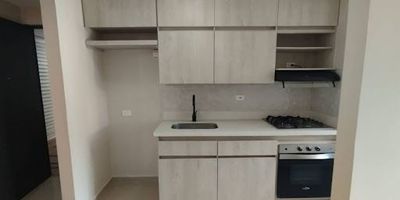 Tu Nuevo Hogar te Espera. Este excepcional apartamento en el barrio Niquía . Con 3 habitaciones, 2 baños, con parqueadero,  cocina integral abierta y una vista impresionante, la ubicación es inmejorable. con todas las zonas comunes, piscina, cerca al batallón pedro nel Ospina, centro comercial Fabricato, centro comercial puerta del norte, estación del metro, gimnasio Smart, transito de bello, minimercado, tienda D1, body tech,  exito, flamingo, dollarcity, clinicas y hospitales y  otras comodidades, tu comodidad está garantizada.