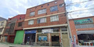 APARTAMENTO INTERIOR, AMPLIO, ACOGEDOR, CUENTA CON BUENA VENTILACION, EXCELENTE UBICACIÓN E ILUMINACIÓN.