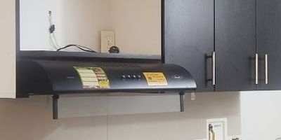 COD 1352
Se arrienda apartaestudio en bello
$1.200.000 
1 alcoba
1 closet
1 baño
Cocina semi-integral
Sala comedor 
Zona de ropas 
Parqueadero para motos
35 mt2
Cerámica 
Estrato 3