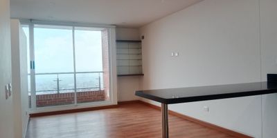 Moderno apartamento en venta excelente en CHAPINERO ALTO, en edificio de 17 pisos, el apartamento esta en piso 15 con espectacular vista exterior,  iluminacion gran parte del dia, ideal para inversion o vivienda propia. Cuenta con 1 habitacion con bano privado, bano social, sala-comedor y zona de ropas independiente y un balcon generoso con acceso desde la habitacion y el area social, perfecto para disfrutar de la vista y la ventilacion natural. Incluye parqueadero cubierto e independiente y cuarto util en el mismo piso, aportando gran comodidad. El edificio ofrece excelentes zonas comunes como salon social, gimnasio y parque infantil. Su ubicacion es estrategica, detras del Colegio Nueva Granada, cerca de la Cra 7, Cra 13, Av. Circunvalar y Calle 63, con facil acceso a universidades, comercio, restaurantes y transporte. Un inmueble con alta valorizacion, confort y exclusividad.  