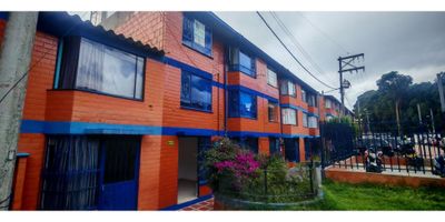 CASA EN ARRIENDO – LA FISCALA, USME

CONJUNTO SIERRA DE SANTA FE ETAPA II
 

INCOM BIENES RAÍCES le presenta una excelente oportunidad de vivienda en un sector residencial tranquilo y bien conectado:

Características principales:


 Área total: 95 m²
 Habitaciones: 3 amplias
 Baño: 2
 Cocina: 2 integrales
 Aparta estudio independiente 


Ubicación estratégica:


 Cercanía a rutas alimentadoras
 Cerca de iglesia, parques y zonas comerciales
 Ambiente residencial
 Terraza cubierta


Ideal para familias que buscan comodidad, espacio y buena ubicación en Bogotá.

Contáctenos para más información:
300 464 6597

www.incombienesraices.com
