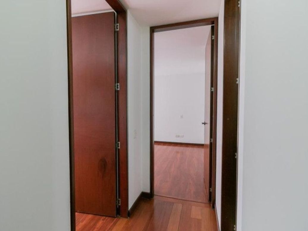 Apartamento de 2 alcobas en venta en Santa Barbara Occidental, Bogotá, 91 m² · foto 16 de 20