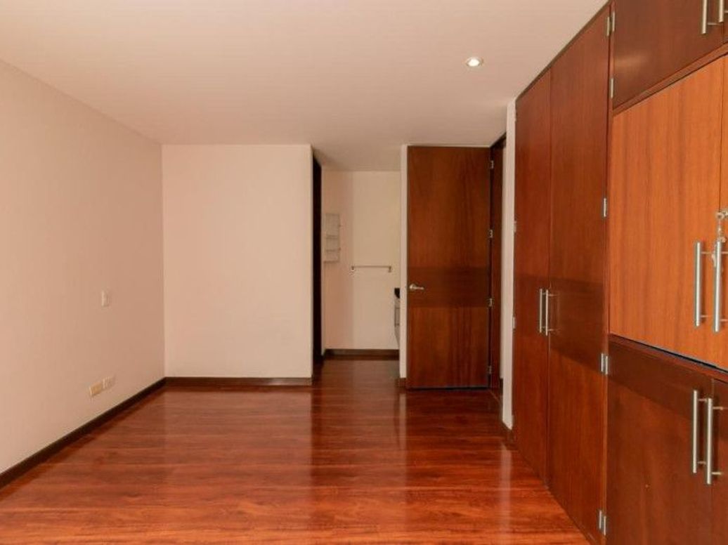 Apartamento de 2 alcobas en venta en Santa Barbara Occidental, Bogotá, 91 m² · foto 15 de 20