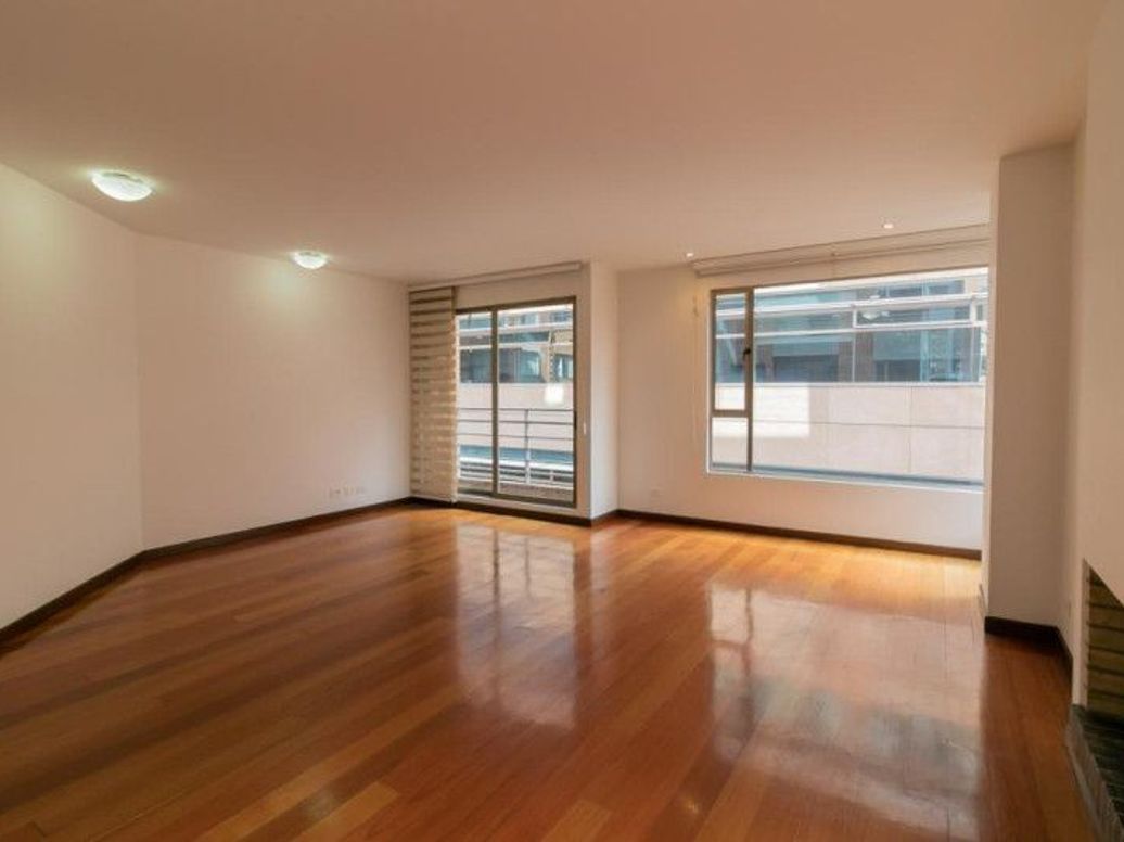 Apartamento de 2 alcobas en venta en Santa Barbara Occidental, Bogotá, 91 m² · foto 2 de 20