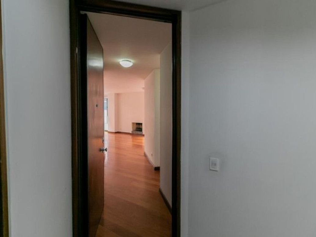 Apartamento de 2 alcobas en venta en Santa Barbara Occidental, Bogotá, 91 m² · foto 13 de 20