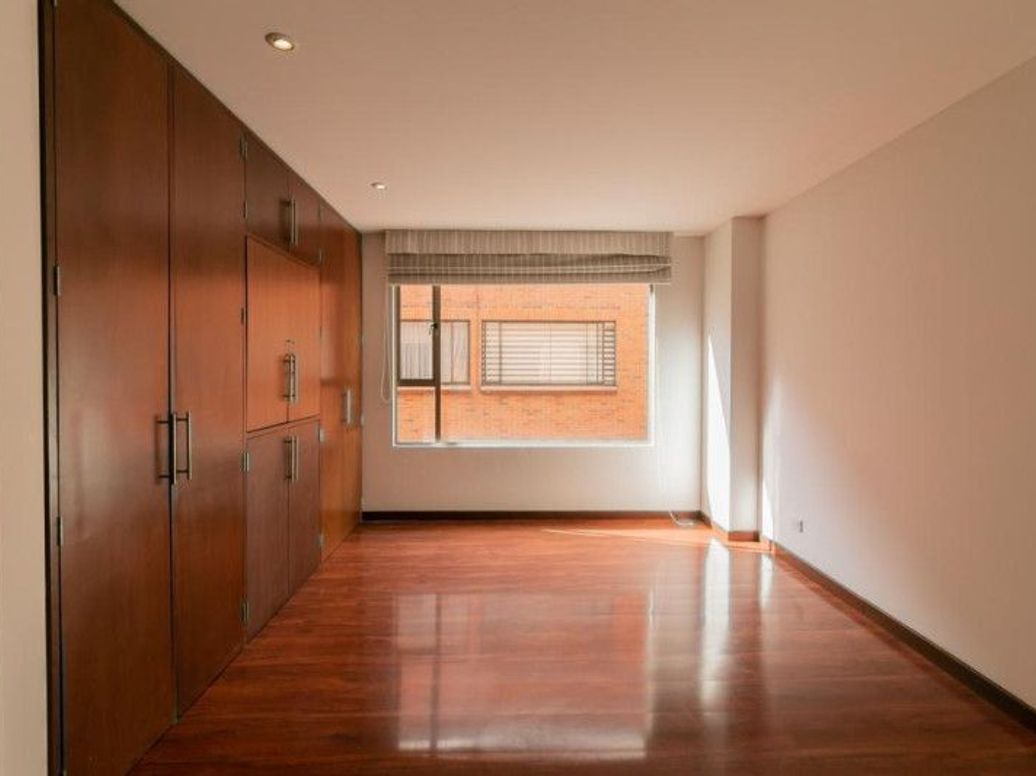 Apartamento de 2 alcobas en venta en Santa Barbara Occidental, Bogotá, 91 m² · foto 4 de 20