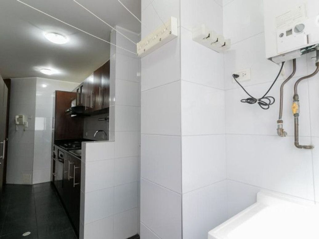 Apartamento de 2 alcobas en venta en Santa Barbara Occidental, Bogotá, 91 m² · foto 7 de 20