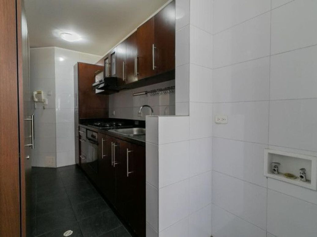 Apartamento de 2 alcobas en venta en Santa Barbara Occidental, Bogotá, 91 m² · foto 6 de 20
