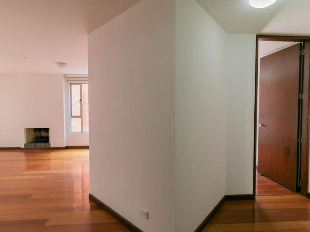 Apartamento de 2 alcobas en venta en Santa Barbara Occidental, Bogotá, 91 m² · foto 14 de 20