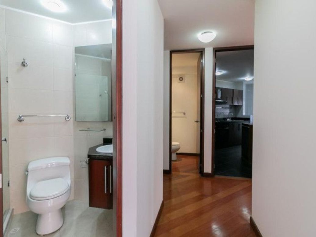 Apartamento de 2 alcobas en venta en Santa Barbara Occidental, Bogotá, 91 m² · foto 10 de 20