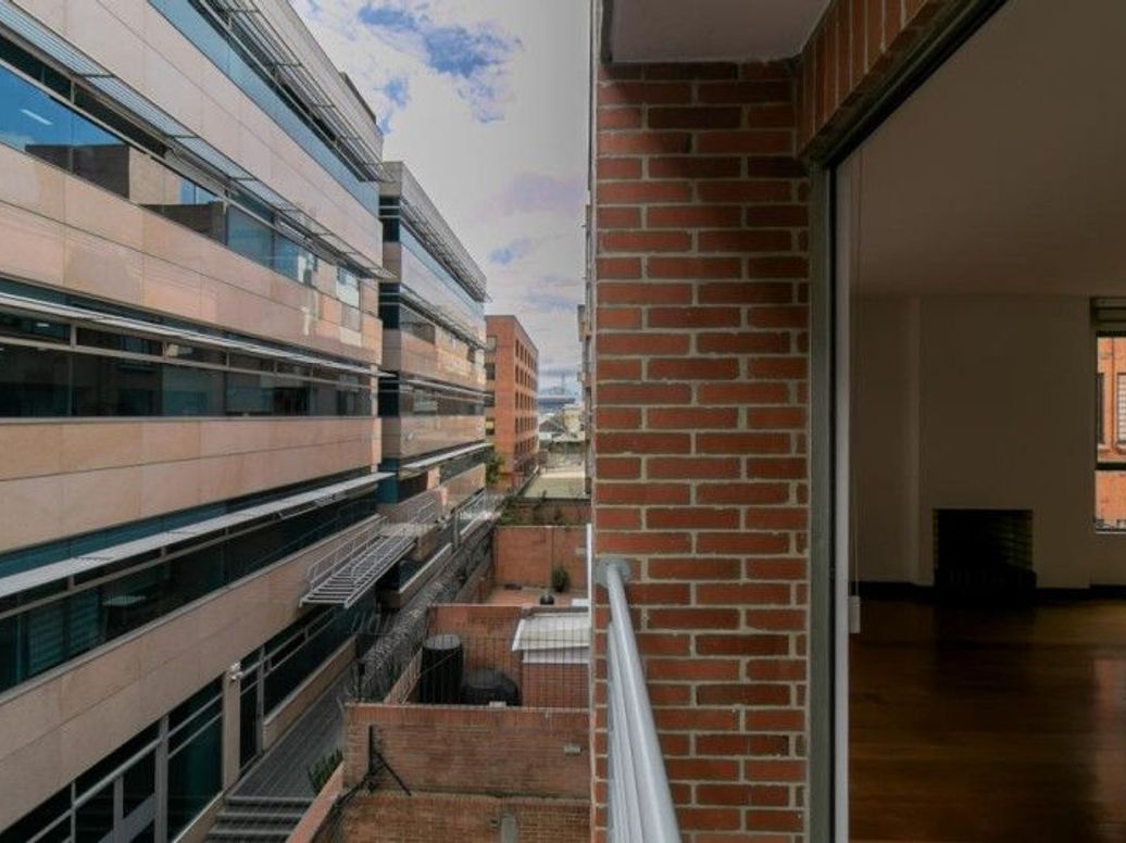 Apartamento de 2 alcobas en venta en Santa Barbara Occidental, Bogotá, 91 m² · foto 12 de 20