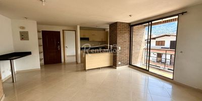Apartamento en arriendo en Envigado, Alcalá. Cerca al parque de Envigado y estación Metroplús, fácil acceso. Con 3 habitaciones, 2 baños, cocina integral, zona de ropas, sala-comedor amplia y balcón. Piso 3. ¡Agenda tu visita hoy mismo y encuentra tu nuevo hogar! Descubre más propiedades en: www.rentamospropiedadraiz.com Código: 776667