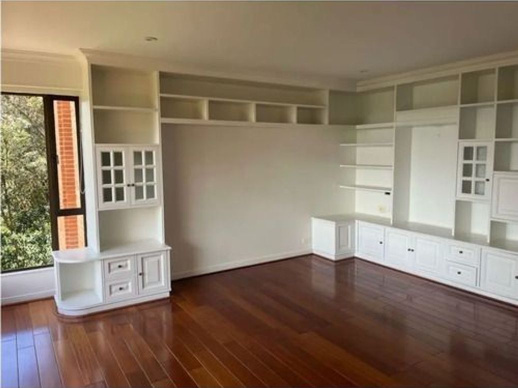 Apartamento de 3 alcobas en venta en Bellavista, Bogotá, 320 m² · foto 2 de 12