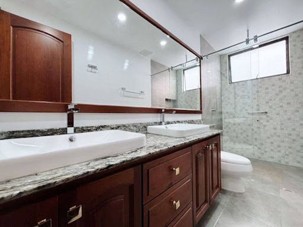 Apartamento de 3 alcobas en venta en San Patricio, Bogotá, 240 m² · foto 16 de 20