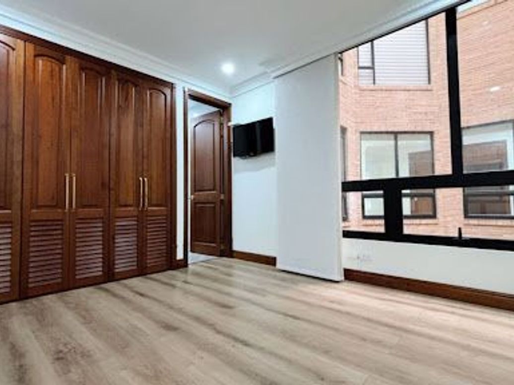 Apartamento de 3 alcobas en venta en San Patricio, Bogotá, 240 m² · foto 18 de 20