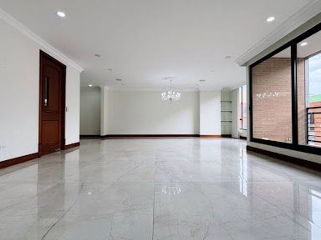 Apartamento de 3 alcobas en venta en San Patricio, Bogotá, 240 m² · foto 10 de 20