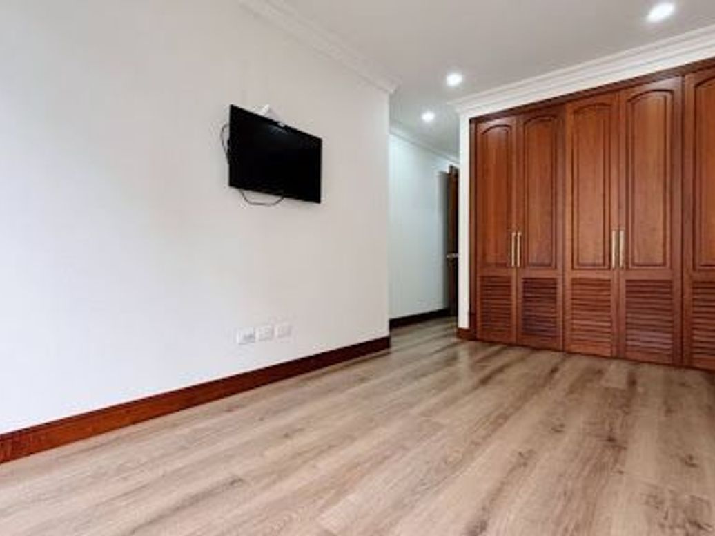 Apartamento de 3 alcobas en venta en San Patricio, Bogotá, 240 m² · foto 11 de 20