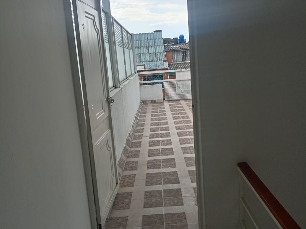 Casa de 4 alcobas en venta en Las Flores, Bogotá, 148 m² · foto 4 de 20
