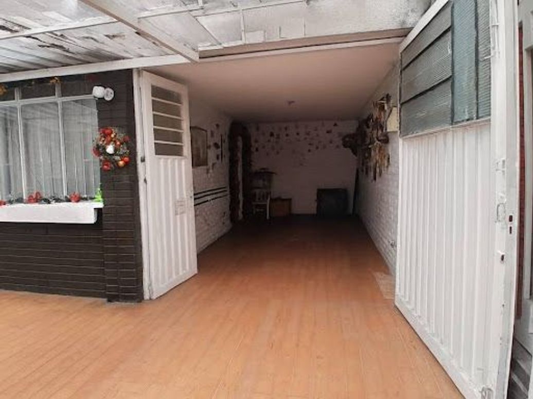Casa de 5 alcobas en venta en San Fernando, Bogotá, 115 m² · foto 2 de 20