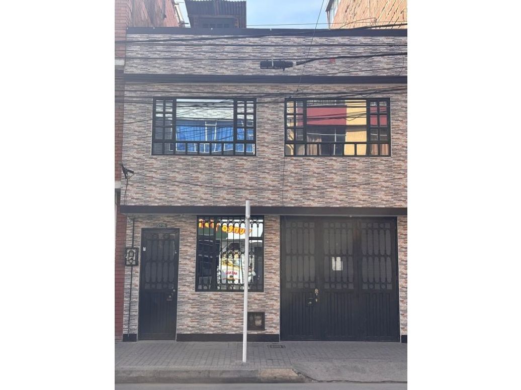 Casa de 6 alcobas en venta en Brasilia, Bogotá, 144 m² · foto 2 de 20