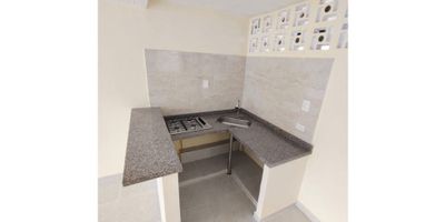 Se arrienda apartamento sector coovip

dos alcobas, baño, sala, cocina enchapada, patio cubierto.
