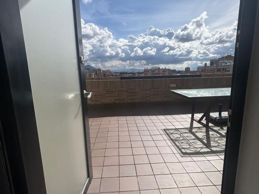 Apartamento de 3 alcobas en arriendo en Los Cedros Oriental, Bogotá, 152 m² · foto 4 de 20