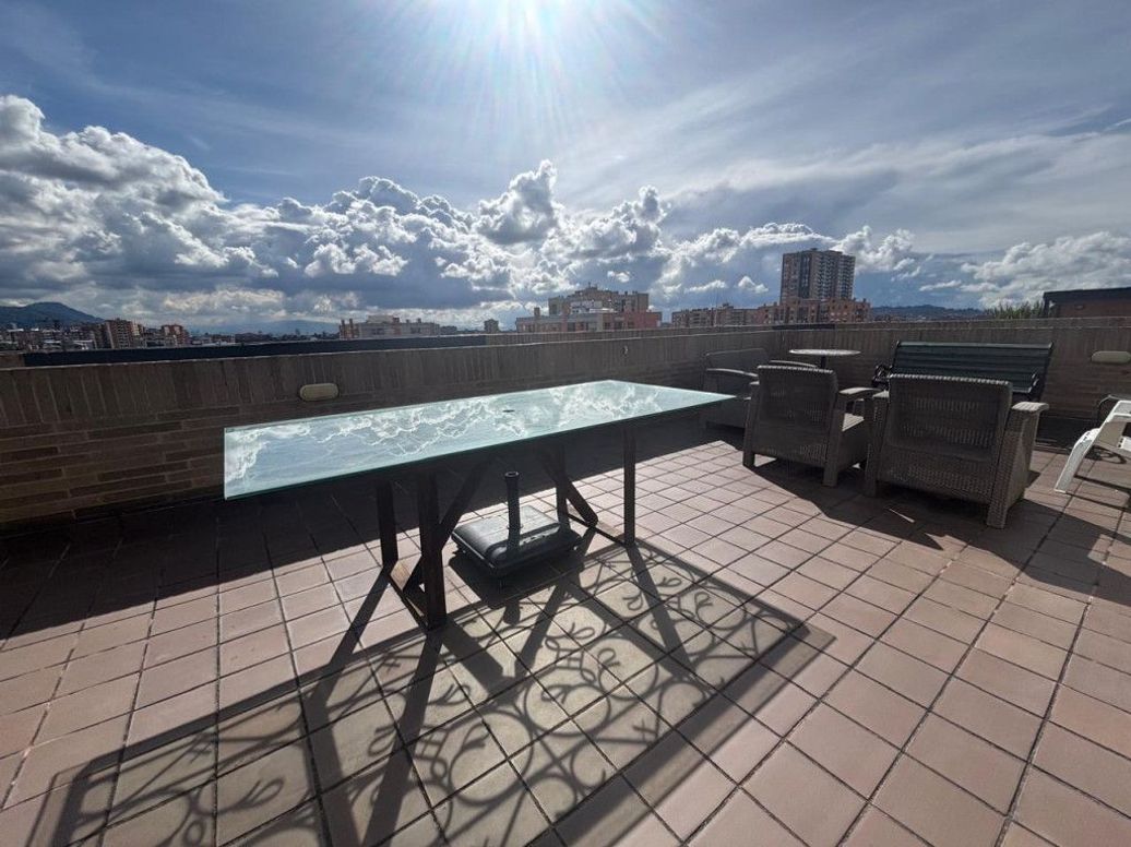 Apartamento de 3 alcobas en arriendo en Los Cedros Oriental, Bogotá, 152 m² · foto 2 de 20