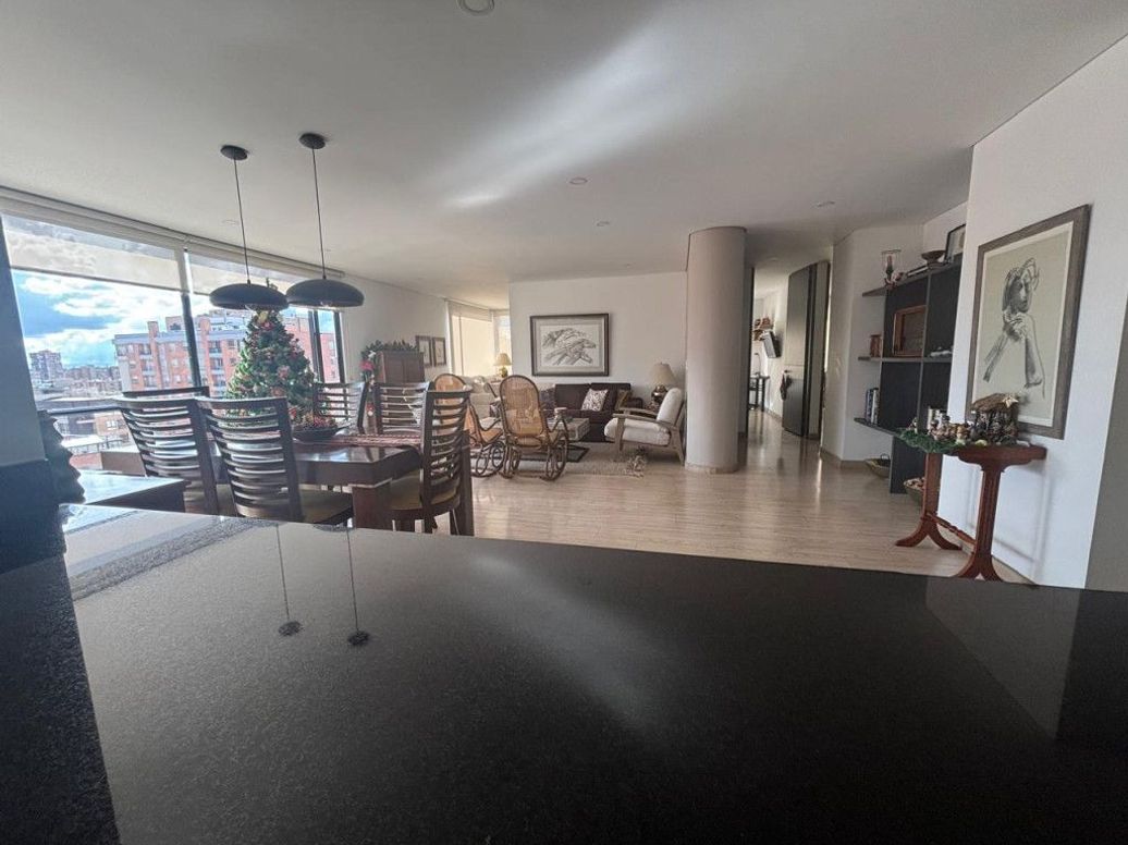 Apartamento de 3 alcobas en arriendo en Los Cedros Oriental, Bogotá, 152 m² · foto 13 de 20