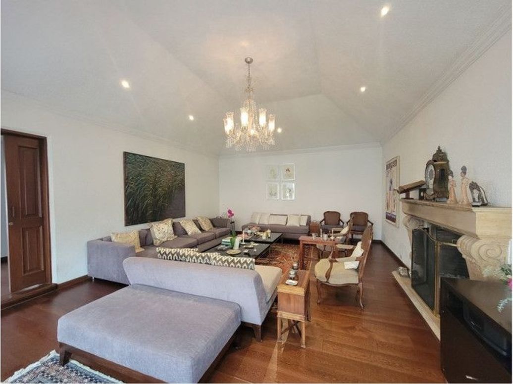 Casa de 4 alcobas en venta en Santa Ana Oriental, Bogotá, 907 m² · foto 2 de 20