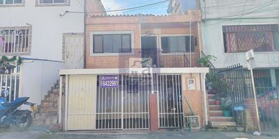 cod 6080 se arrienda apartamento en floridablanca, 2 alcobas, 1 con closet, sala comedor, cocina integral, 2 baños auxiliares, instalacion lavadora, zona ropas, piso en ceramica, garaje.