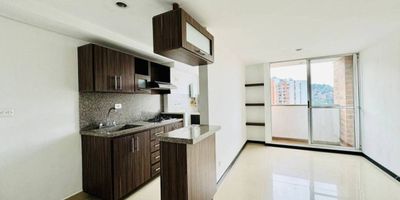 Apartamento sin amoblar en arriendo (excelente estado). En Itagüí Barrio Alicate, cerca del centro comercial Platino y avenida Santa María, con excelentes rutas de transporte. Unidad cerrada con seguridad 24 horas, ascensor, shut de basuras y parqueadero común. Zonas húmedas: piscina. Zonas comunes: gimnasio, cancha sintética, juegos infantiles, salón social y zonas verdes.