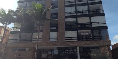 Excelente Apartaestudio tipo Loft, estrenar, con un área de 21 m²,  Cuenta con un solo ambiente, doble closet, cocina integral eléctrica, baño, pisos en madera laminada. Él edificio ÁGORA haus, cuenta amplias zonas comunes: Recepción tipo lobby, Gimnasio, Terraza con BBQ, Coworking, Zonas Húmedas (Spa, Lakers, Sauna, Turco y duchas, Dos ascensores, Spot para mascotas Vías de acceso: Av. 9, Calle 140,144, 145 147, cerca a parques, excelente servicio de transporte público