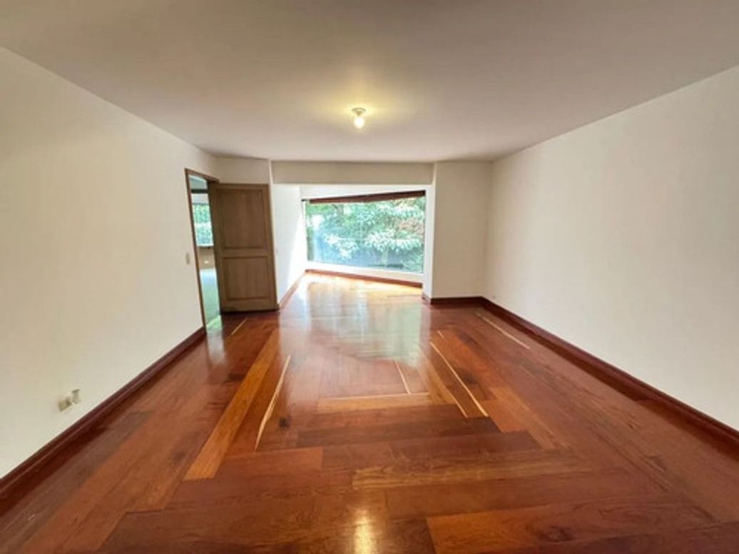 Apartamento de 4 alcobas en venta en Bellavista, Bogotá, 301 m² · foto 2 de 11