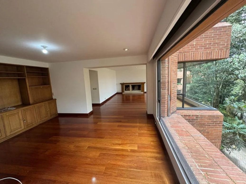 Apartamento de 4 alcobas en venta en Bellavista, Bogotá, 301 m² · foto 4 de 11