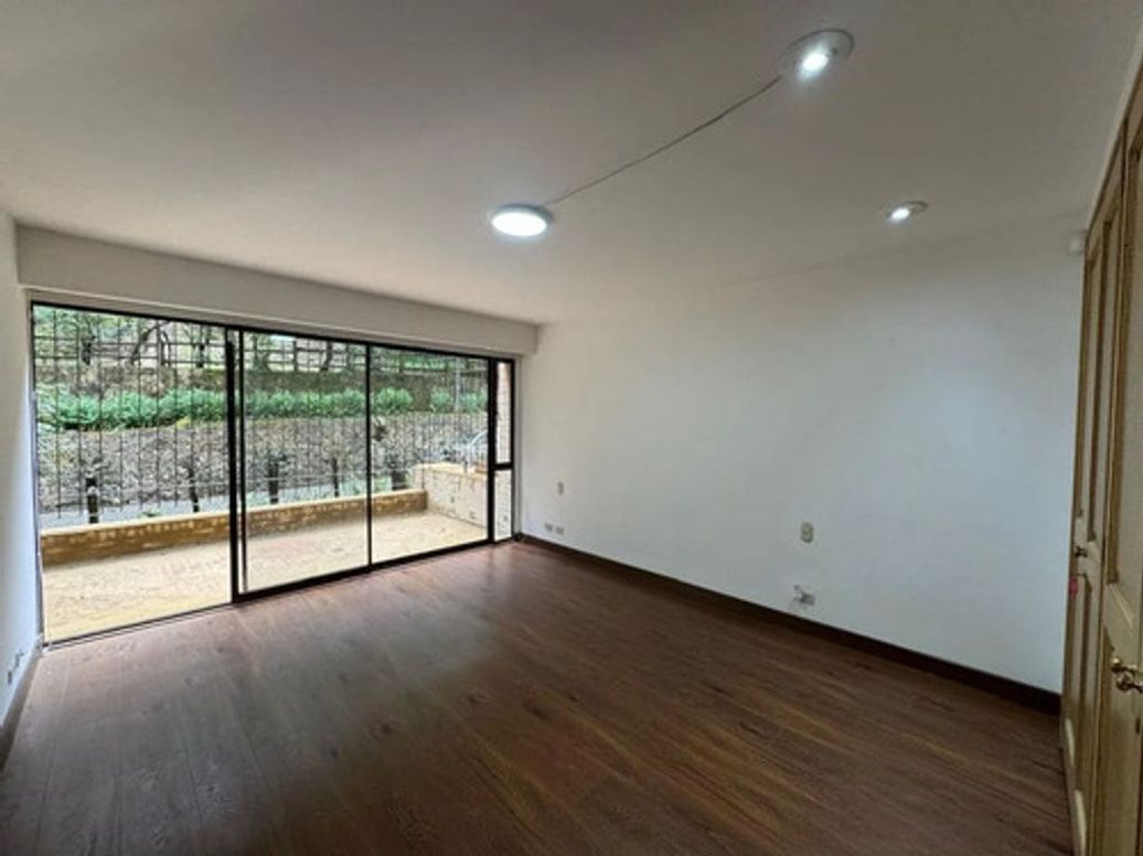 Apartamento de 4 alcobas en venta en Bellavista, Bogotá, 301 m² · foto 9 de 11