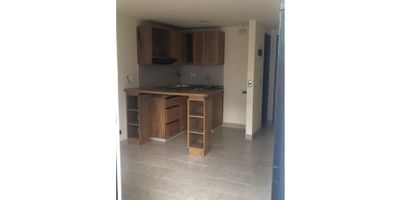 Aparta Estudio En Arriendo, ubicado a dos cuadras del Parque de Belén, cerca del metro plus y a la iglesia principal del parque, parqueaderos, supermercados, bancos, restaurante, infinidad de servicios, ¡tienes todo a la mano! Las escalas para acceder al apartamento son muy amplias e iluminadas.

Área aproximada de 35 mt2


 Alcoba independiente muy amplia e iluminada
 Puerta metálica de seguridad
 Un closet amplio
 Baño amplio con agua caliente
 Amplia cocina con gabinetes superior e inferior en madera
 Zona de ropas con lavadero
 Cuenta con servicios independientes de agua, energía y gas.


¡Hemos conquistado este espacio para ti!

 
