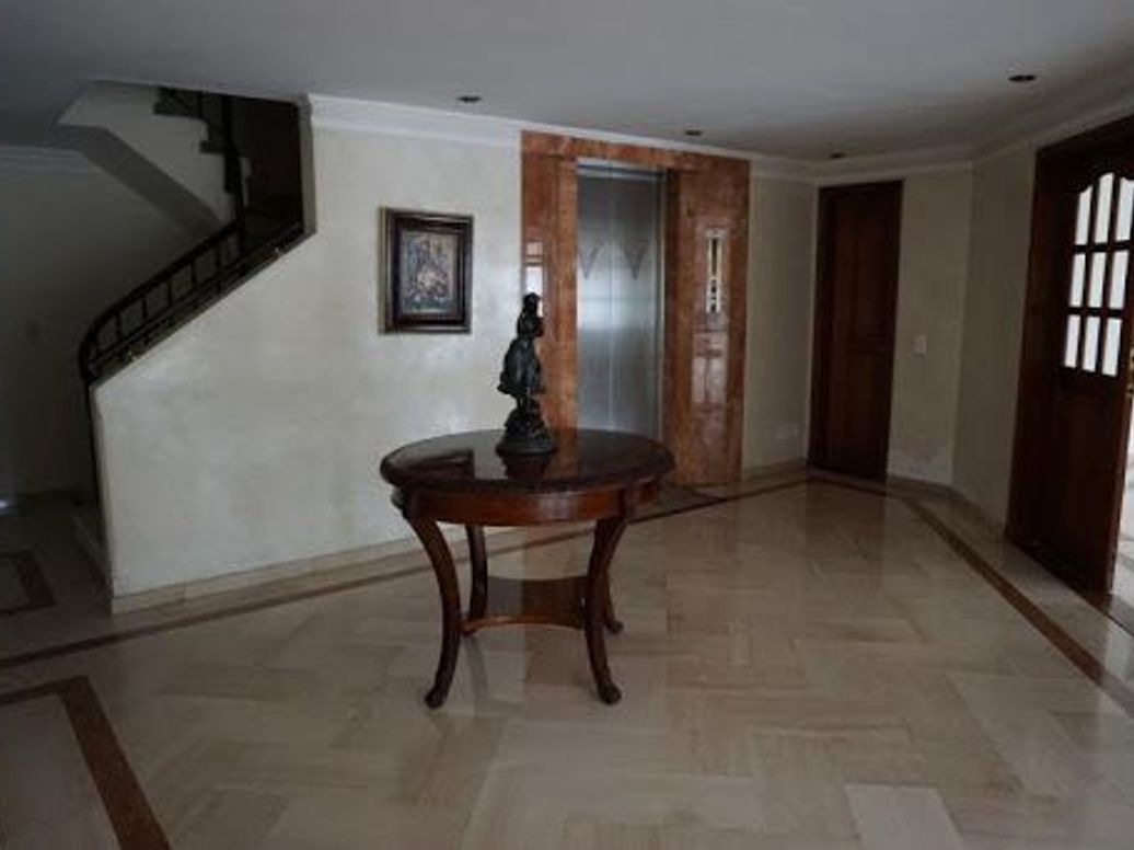 Apartamento de 4 alcobas en venta en Chicó Norte 2, Bogotá, 396 m² · foto 2 de 9