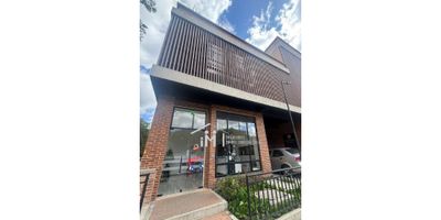 Se arrienda apartamento Salitre conjunto Centrik Town

Consta de

 Alcoba con closet.
Sala con escritorio
Baño 
Cocina integral estilo americano con barra
Zona de ropas independiente
calentador a gas.
Encortinado.
 Recepcion, vigilancia 24.7, ascensor, gimnasio cerrado, lavandería, salón de café, salón para juegos, salón social, terraza bbq, juegos infantiles, cancha deportiva descubierta, fogatero, gimnasio al aire libre biosaludable, zona para mascotas, parqueadero visitantes.
Cerca a CC Multiplaza, El Edén, Salitre Plaza, Plaza Claro, Gran Estación, Multiplaza, terminal de transportes, ,aeropuerto ,Maloka, parque Carlos Lleras , Simón Bolívar
Vías De Acceso Av. Boyacá, Av. El Dorado, Cll. 13 y Cra. 68.

