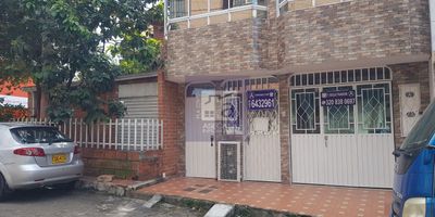 cod 6083 se arrienda apartamento en floridablanca, 2 alcobas con closet, sala, comedor, cocina integral, 1 baño auxiliar, instalacion de lavadora, zona de ropas, techo en placa, pisos en ceramica.