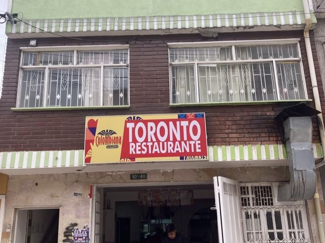 Casa de 6 alcobas en venta en Policarpa Salavarreta, Bogotá, 173 m² · foto 2 de 20