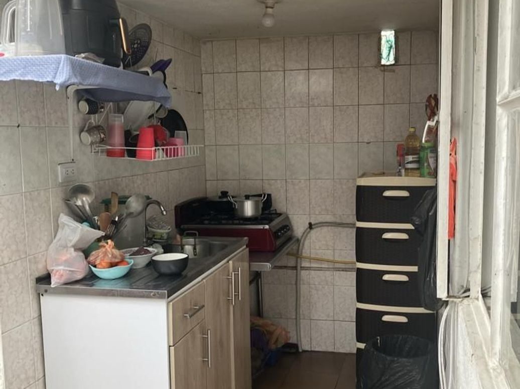 Casa de 6 alcobas en venta en Policarpa Salavarreta, Bogotá, 173 m² · foto 12 de 20