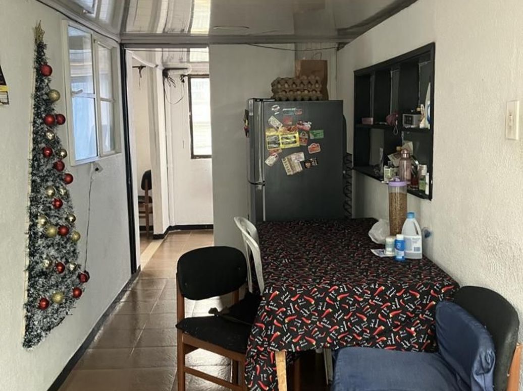 Casa de 6 alcobas en venta en Policarpa Salavarreta, Bogotá, 173 m² · foto 18 de 20