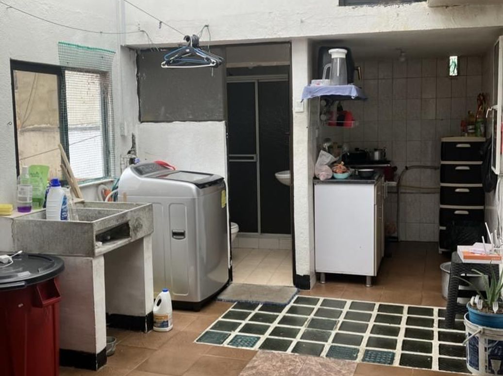 Casa de 6 alcobas en venta en Policarpa Salavarreta, Bogotá, 173 m² · foto 19 de 20