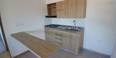 ¡Tu nuevo hogar te espera en el exclusivo sector Amazonía de Bello!
Disfruta de la comodidad, la tranquilidad y el estilo de vida que siempre has querido. Se vende o se arrienda espectacular apartamento con todo lo que necesitas para vivir bien.

Cuenta con 3 habitaciones, 2 baños, un amplio y luminoso salón comedor, moderna cocina integral, zona de ropas, balcón con excelente vista, y está ubicado en un piso intermedio con ascensor, lo que te brinda comodidad y fácil acceso. Además, incluye parqueadero privado.

La unidad residencial es completa y pensada para tu bienestar:
Relájate en la piscina, comparte momentos especiales en el salón social, deja que los más pequeños disfruten del parque infantil, mantente en forma en el gimnasio y recibe a tus visitas con comodidad gracias al parqueadero para visitantes. Todo esto en un entorno seguro, con vigilancia 24/7.

¡Haz realidad el sueño de tener tu propio espacio en una zona de alta valorización y gran proyección!
Contáctanos y