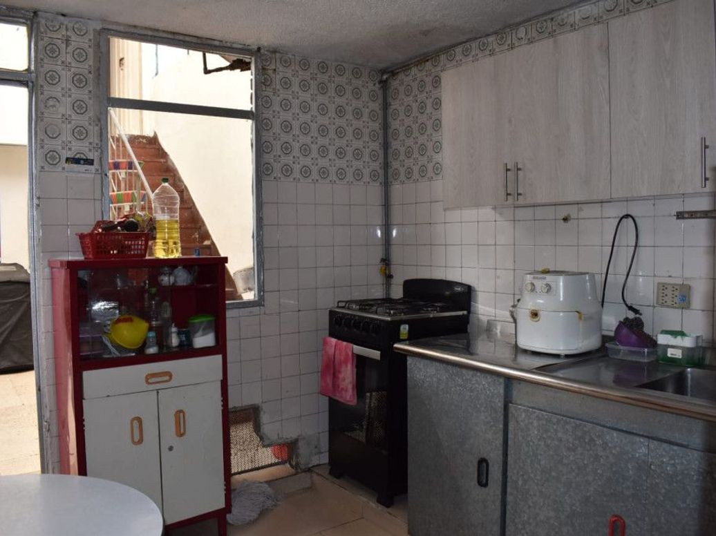 Casa de 6 alcobas en venta en La Camelia, Bogotá, 254 m² · foto 8 de 20